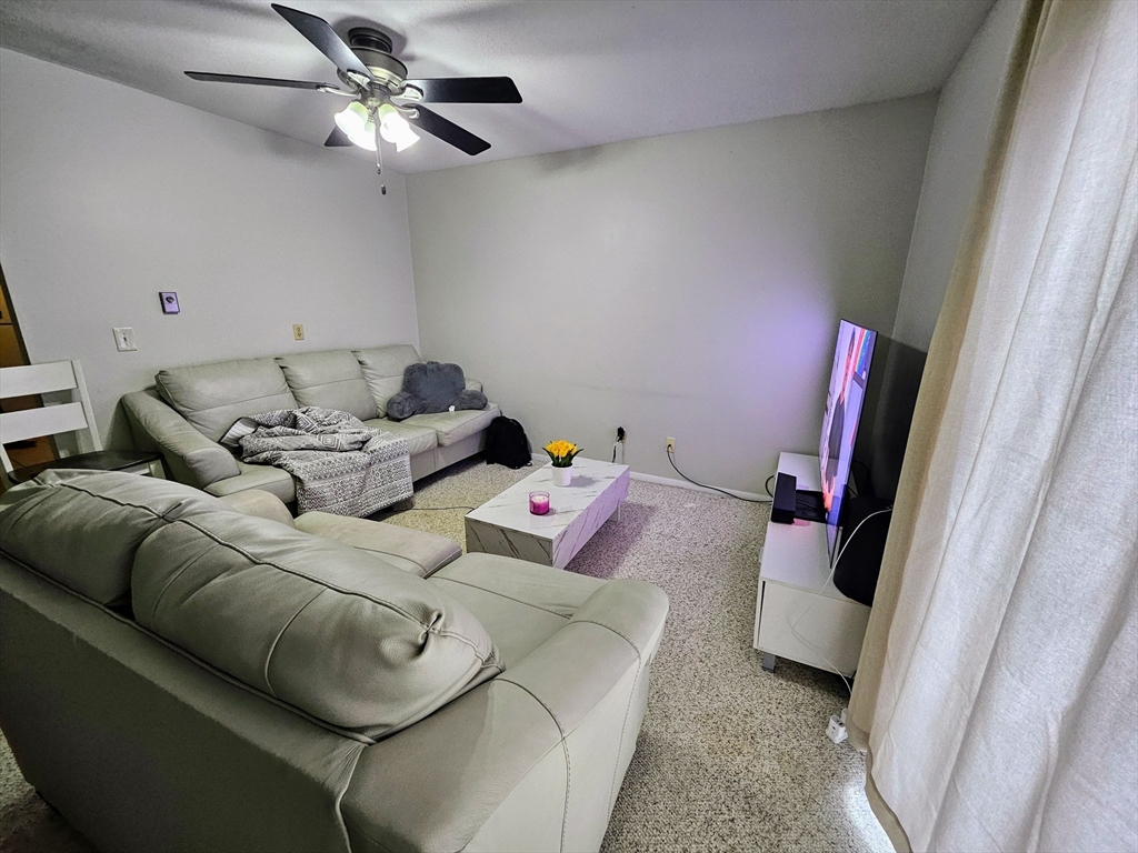170 East Hadley Road, Unit 71 Amherst, MA 01002 - Photo 5 of 17 Gallery Image 5