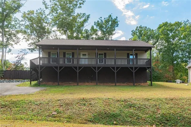 $265,900 | 133 Lake Drive 9, Lexington, NC 27292