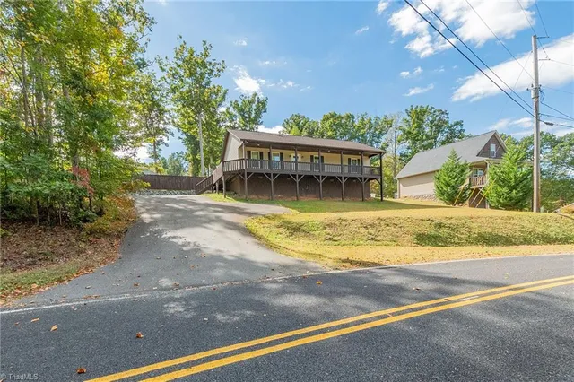 $265,900 | 133 Lake Drive 9, Lexington, NC 27292