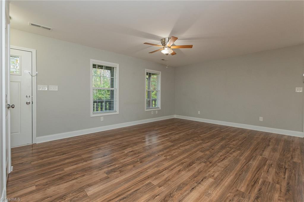 133 Lake Drive 9 Lexington, NC 27292 - Photo 5 of 34