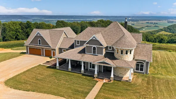 $1,650,000 | 66850 177th Avenue, Wabasha, MN 55981