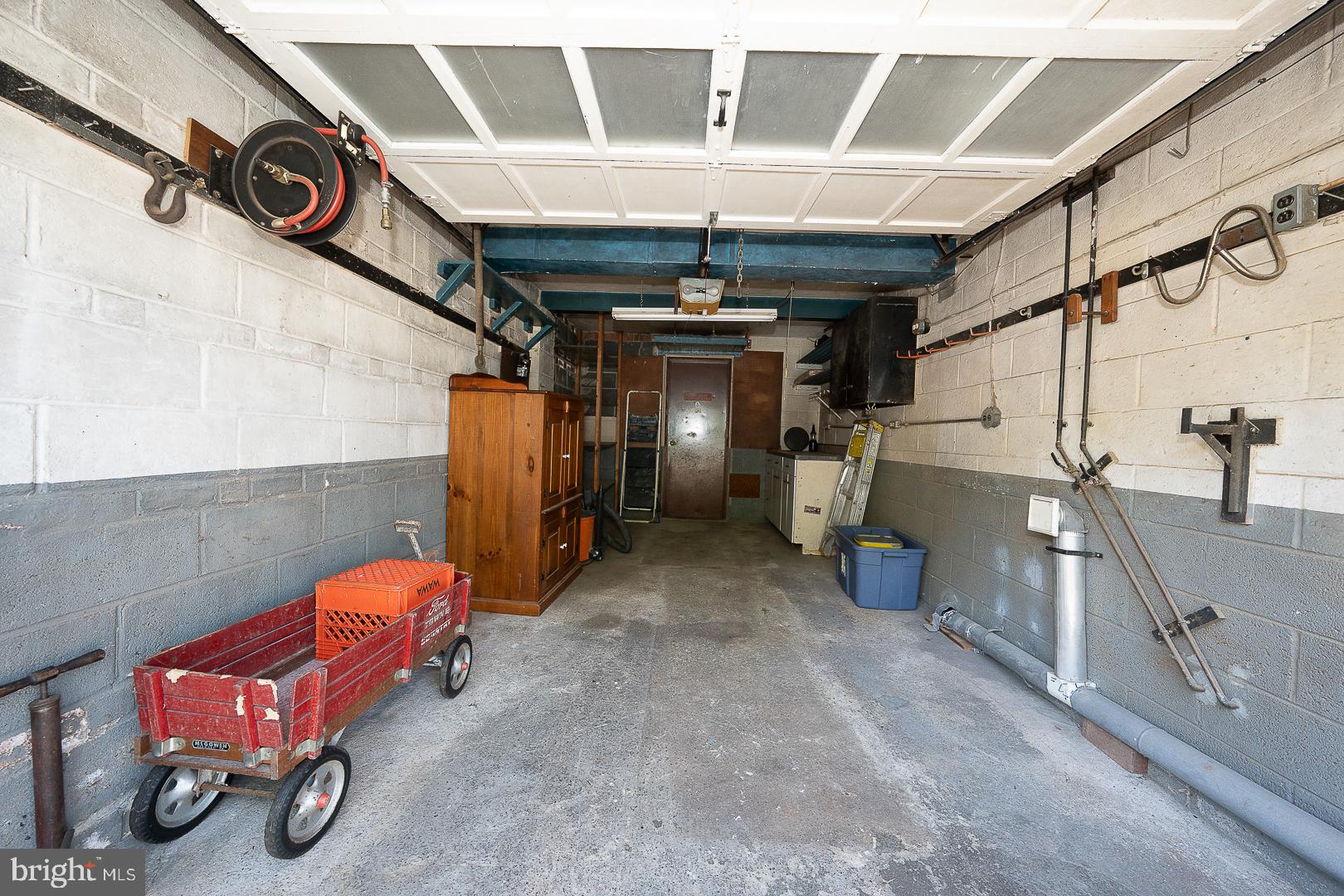 437 Rittenhouse Circle Havertown, PA 19083 - Photo 41 of 55 Spacious garage with endless potential.