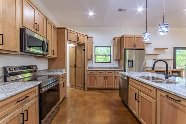 $399,000 | 400 Yellow Creek Lane, Counce, TN 38326