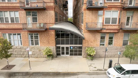 $225,000 | 500 South Clinton Street, Unit 817, Chicago, IL 60607