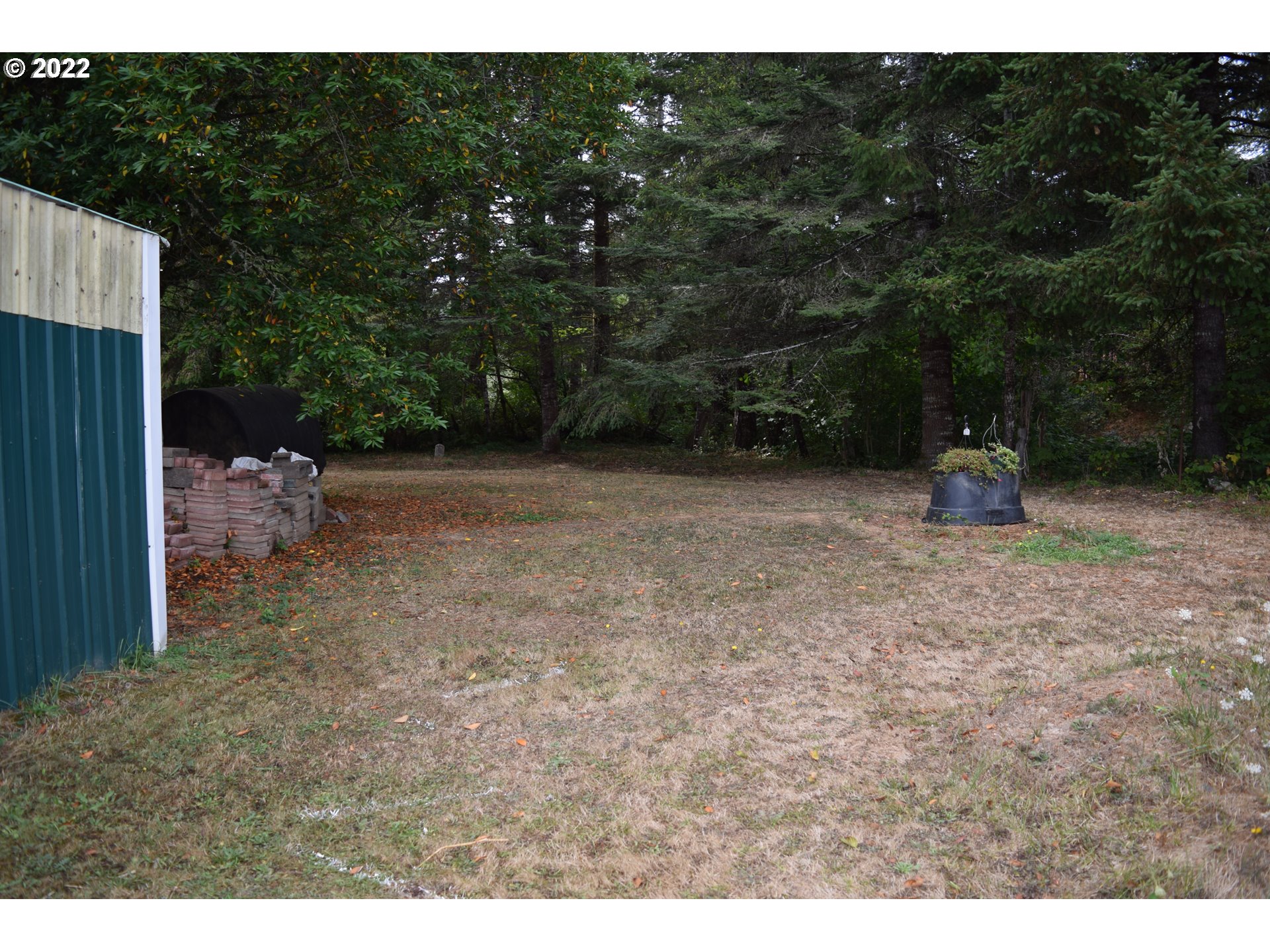 59672 Fairview Road Coquille, OR 97423 - Photo 31 of 32 Backyard