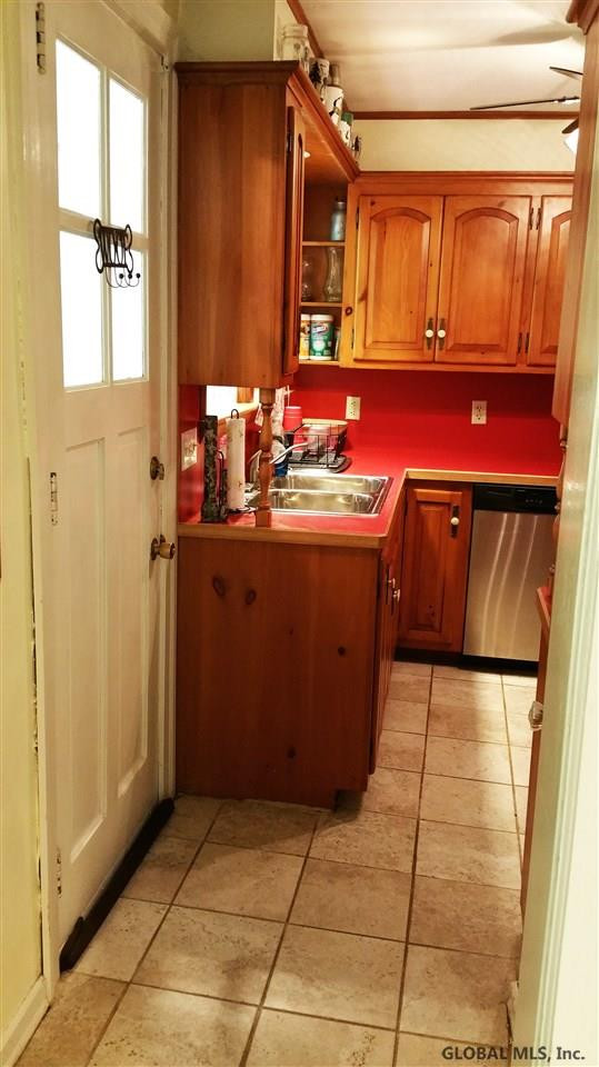 110 Belfance Road Amsterdam, NY 12010 - Photo 4 of 11 Photo 4