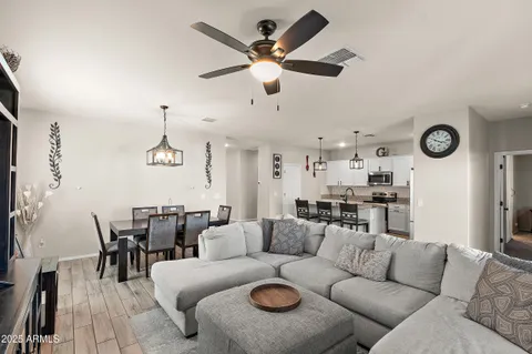 $379,500 | 242 Pacific Drive, Casa Grande, AZ 85122