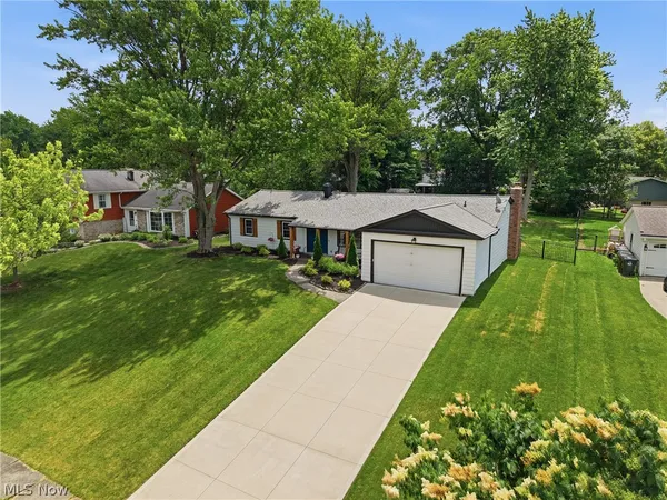 $400,000 | 161 Devorah Drive, Aurora, OH 44202