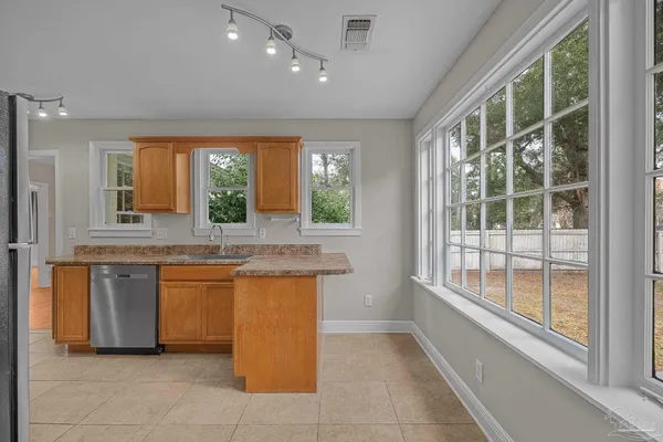 $2,195 | 830 West Moreno Street, Pensacola, FL 32501
