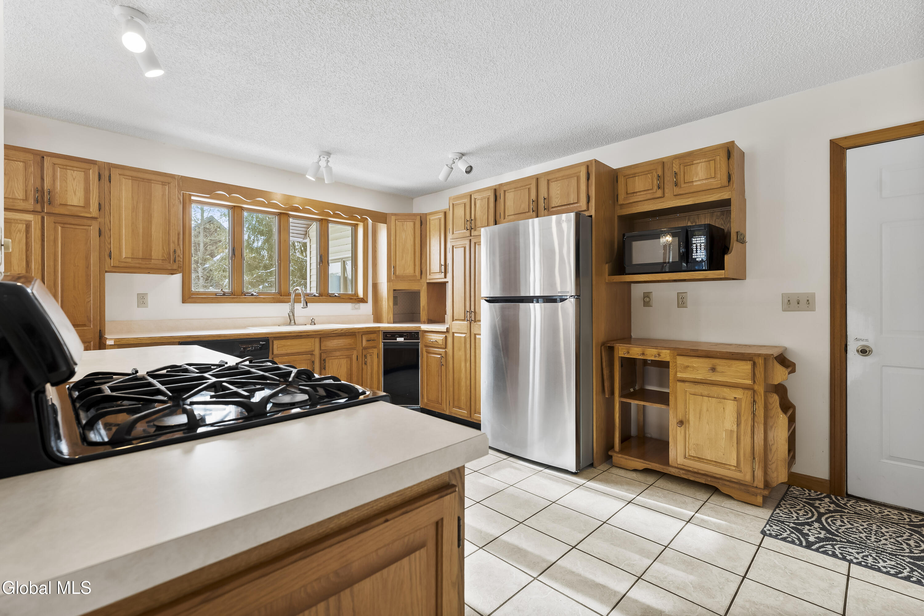 133 Assembly Point Road Queensbury, NY 12845 - Photo 7 of 40 DOD08997