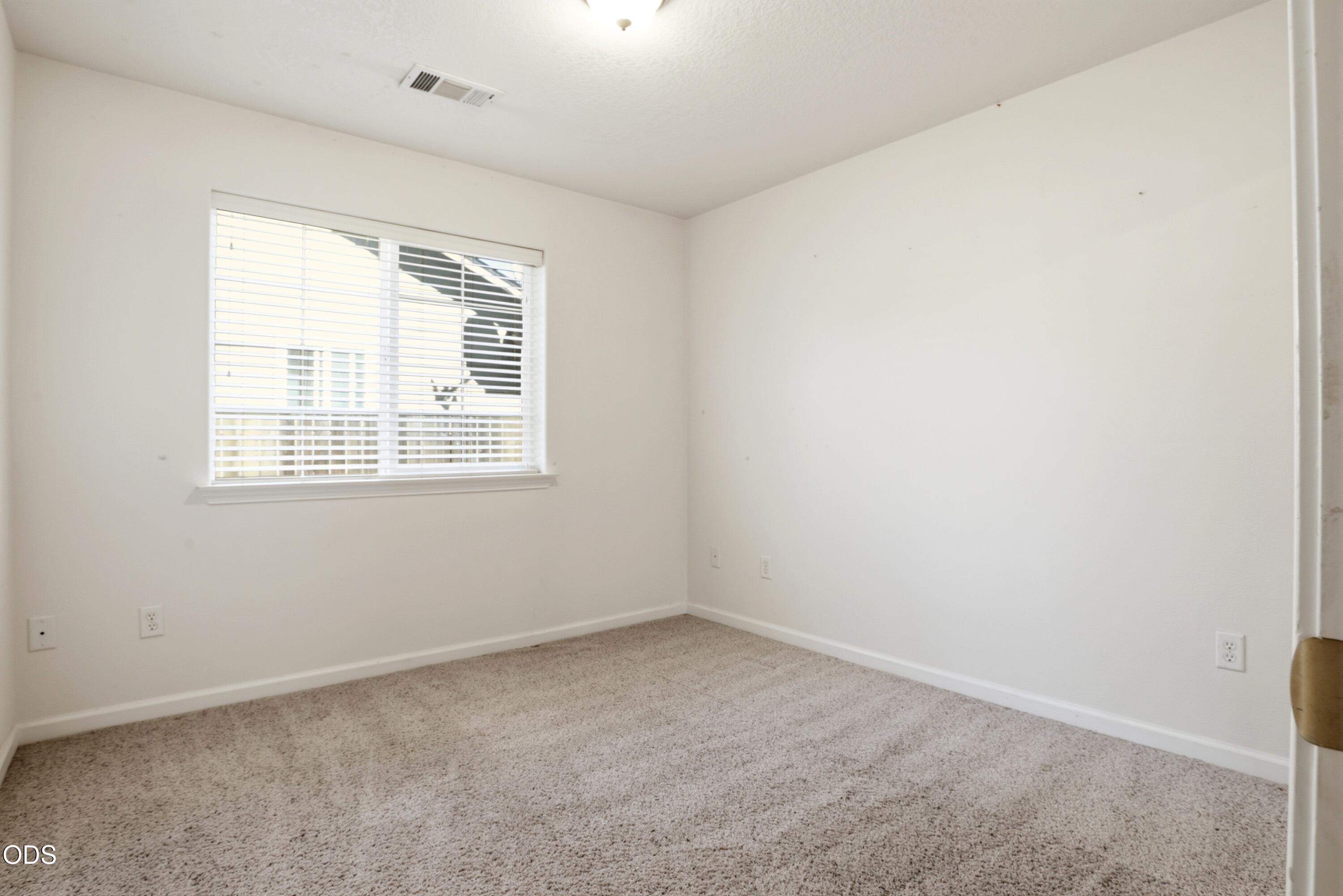 1005 North 10th Street Central Point, OR 97502 - Photo 13 of 21