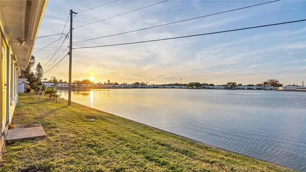 $1,995 | 4157 96th Terrace North, Pinellas Park, FL 33782