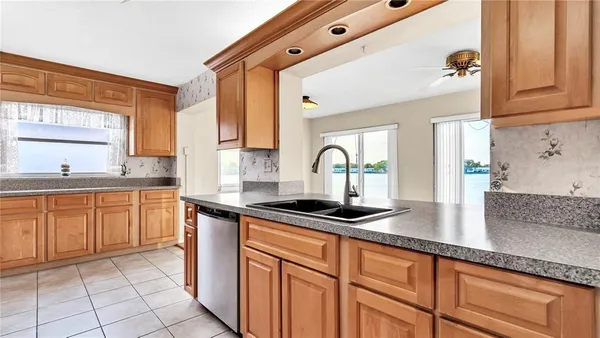 $1,995 | 4157 96th Terrace North, Pinellas Park, FL 33782