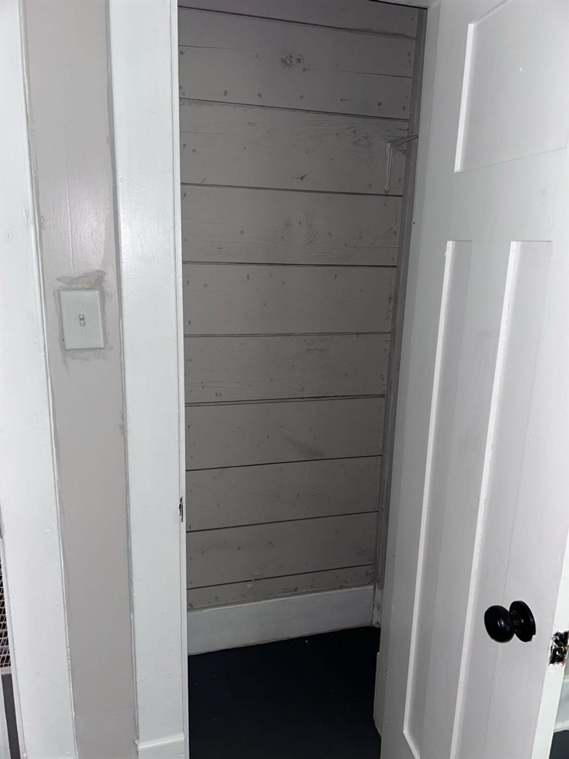 1925 11th Street Port Arthur, TX 77640 - Photo 25 of 28 a close up of a shower