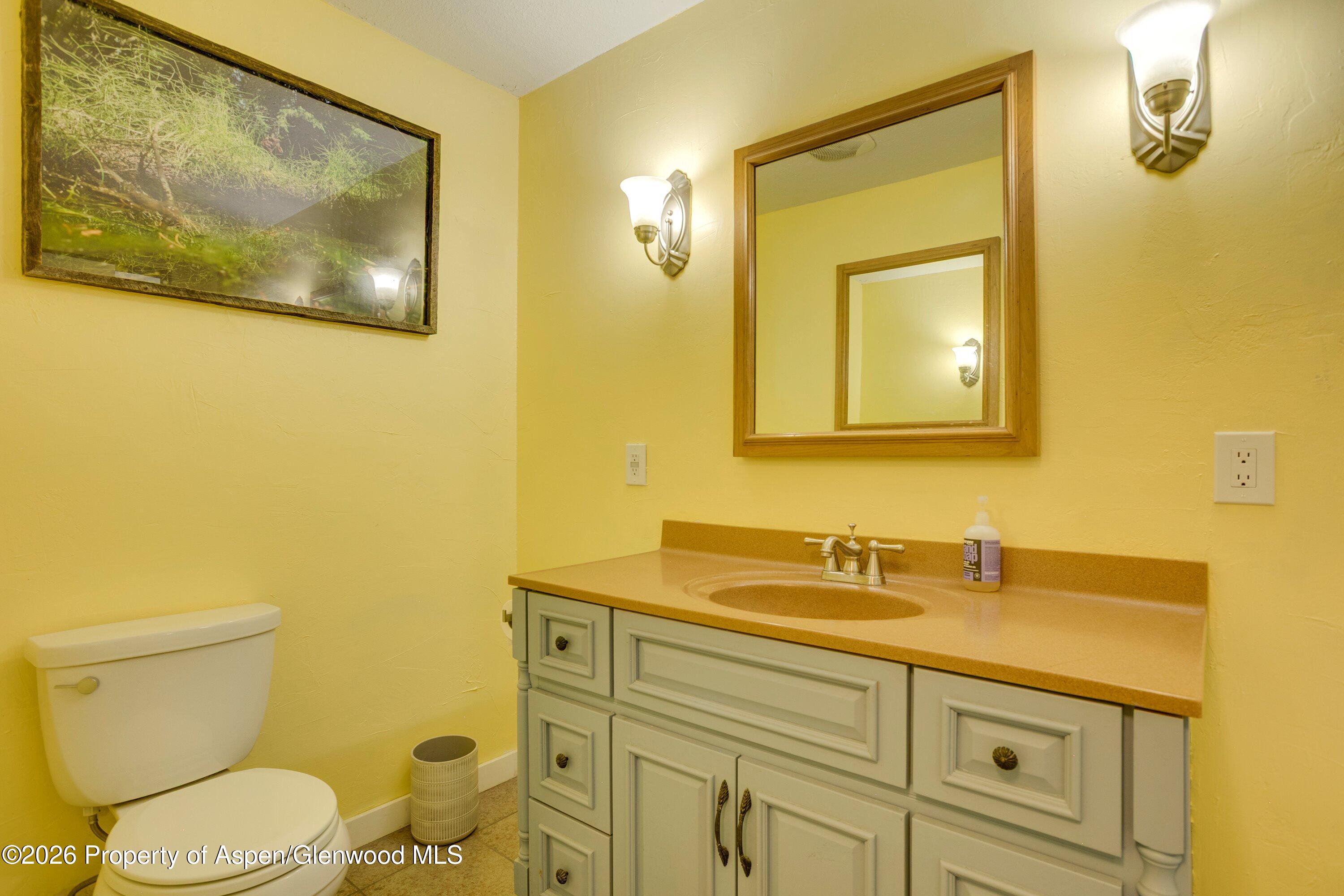 2218 Saddlehorn Road Grand Junction, CO 81507 - Photo 29 of 47 28-2218_Saddlehorn_Rd_Guest_Bathroom-1