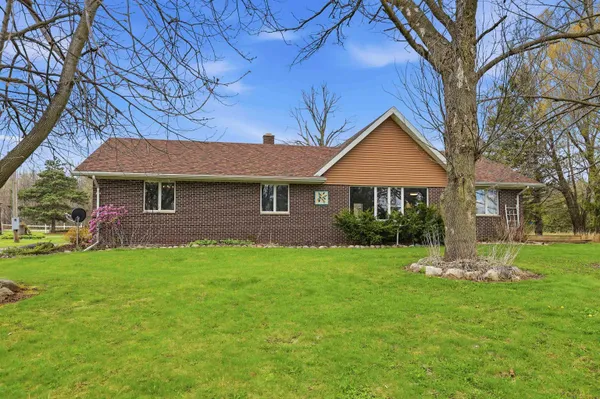 $749,900 | N5155 French Road, Seymour, WI 54165
