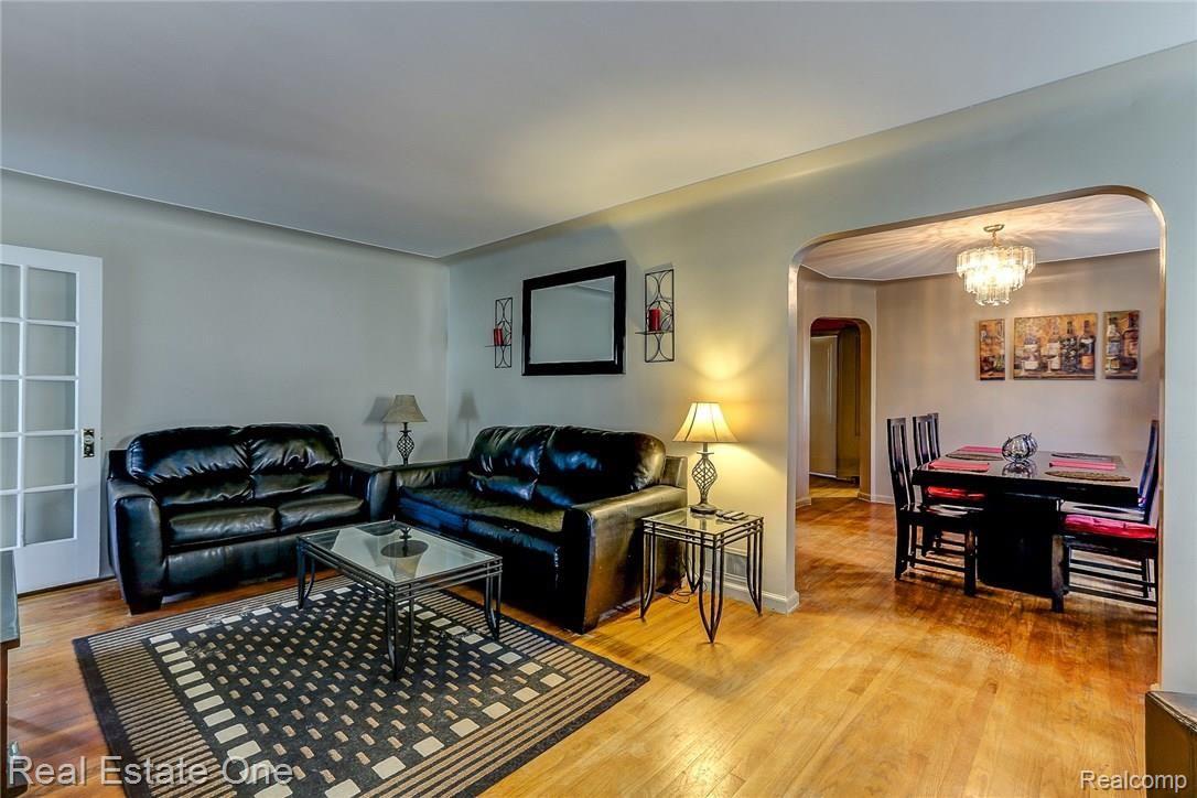 209 Riviera Terrace Waterford, MI 48328 - Photo 11 of 32 -11.jpg