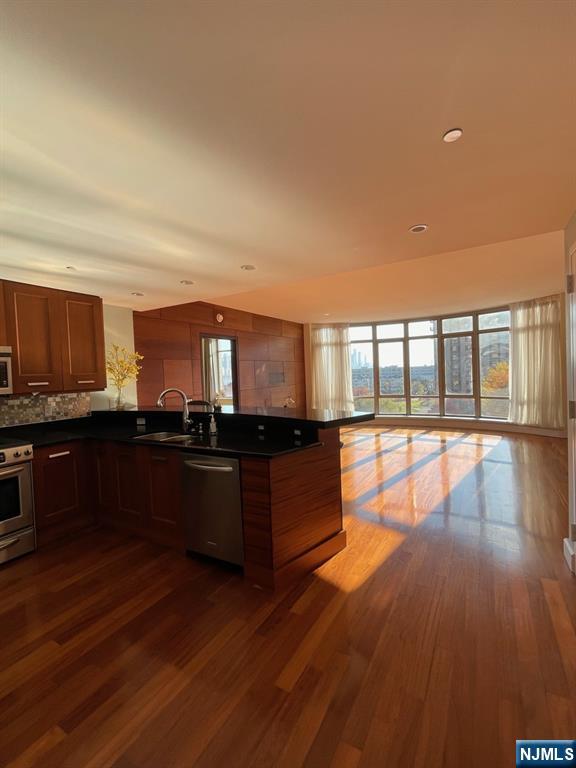 8100 River Road, Unit 602 North Bergen, NJ 07047 - Photo 6 of 23