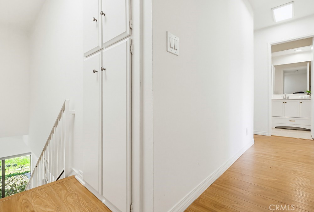 27914 Ridgebluff Court Rancho Palos Verdes, CA 90275 - Photo 17 of 37 Upstairs hallway