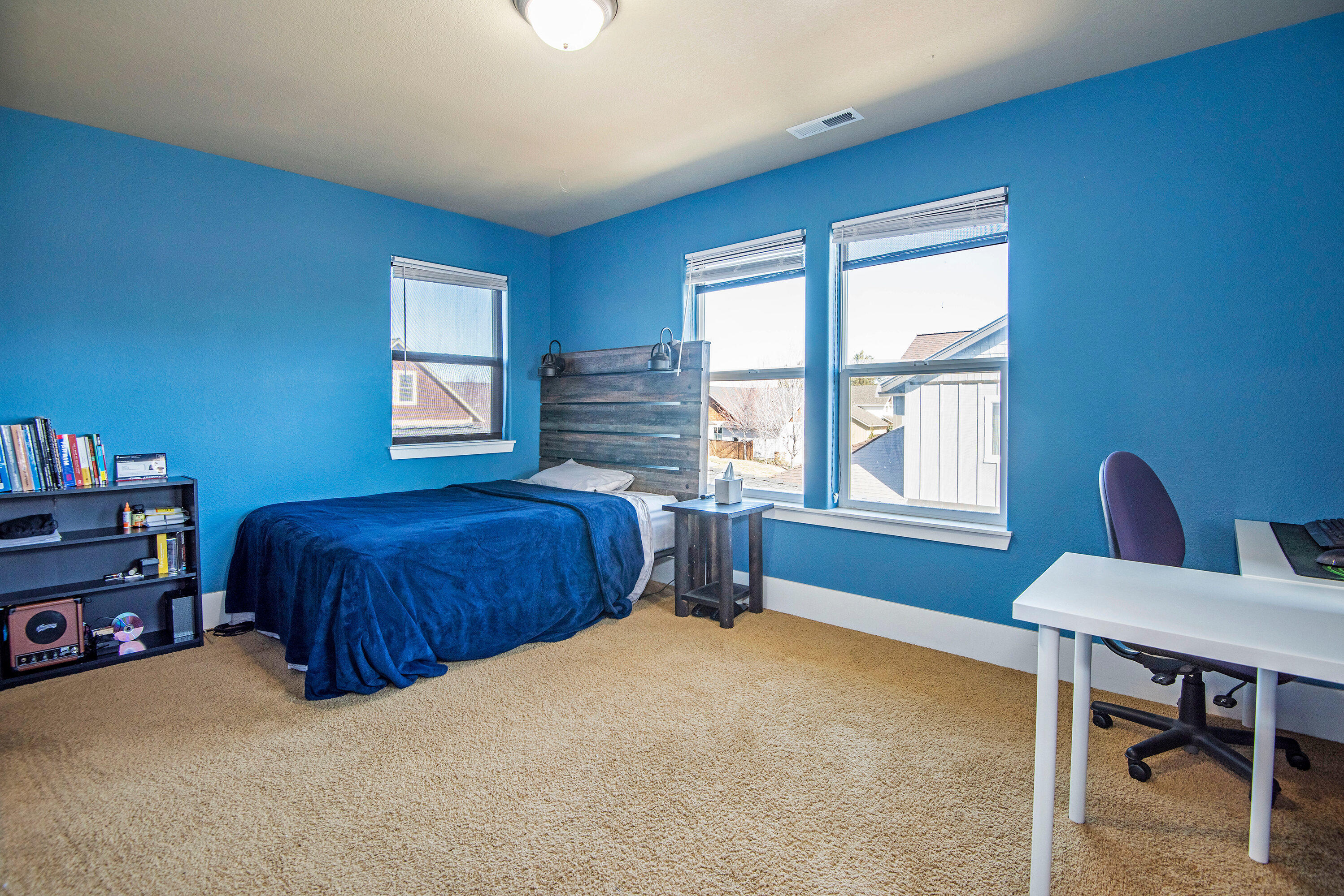 61142 Ridge Falls Place Bend, OR 97702 - Photo 20 of 33 61142 Ridge Falls Pl Bend OR-print-020