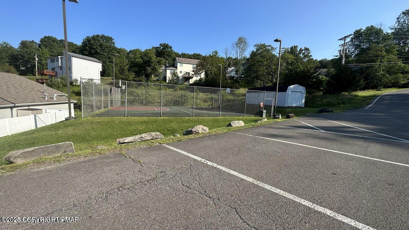 169 Saunders Drive Bushkill, PA 18324 - Photo 98 of 100 a view of a basketball court