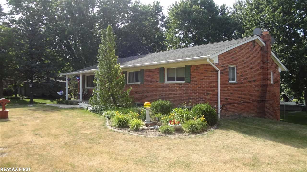 18314 Gilmore Road Armada, MI 48005 - Photo 2 of 47 31296493-1.JPG