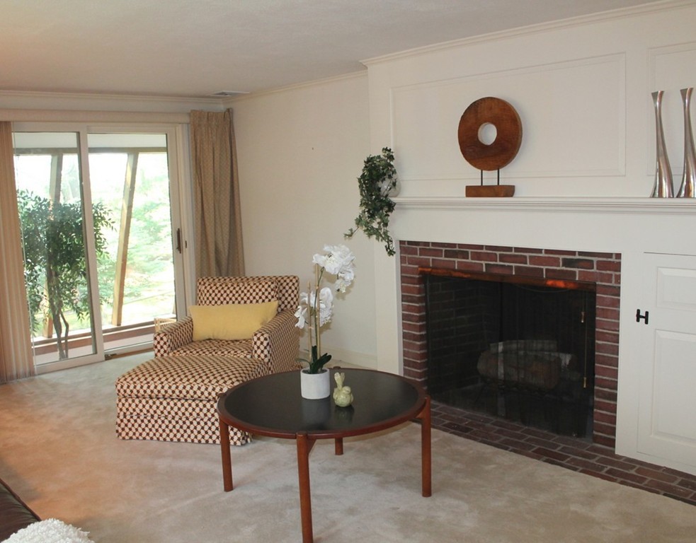 25 Hastings Road Lexington, MA 02421 - Photo 4 of 27