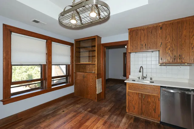 $239,900 | 2715 East Park Place, Unit A, Milwaukee, WI 53211