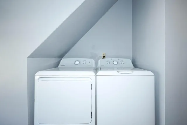 $239,900 | 2715 East Park Place, Unit A, Milwaukee, WI 53211