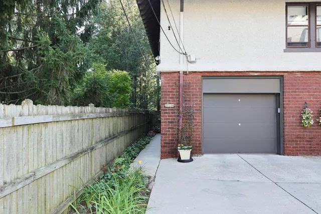 $239,900 | 2715 East Park Place, Unit A, Milwaukee, WI 53211