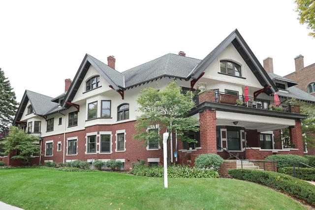 $239,900 | 2715 East Park Place, Unit A, Milwaukee, WI 53211