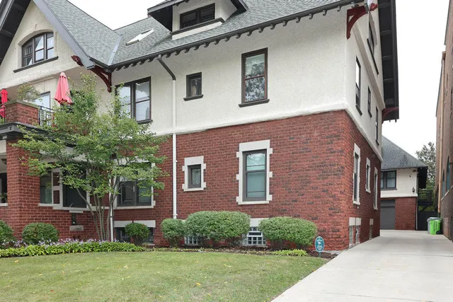 $239,900 | 2715 East Park Place, Unit A, Milwaukee, WI 53211