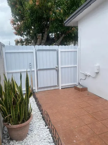 $875,000 | 410 West 30th Place, Hialeah, FL 33012