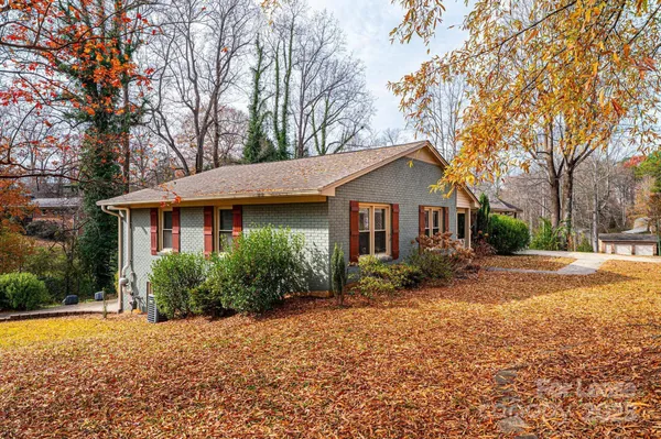 $2,750 | 1060 26th Avenue Northeast, Hickory, NC 28601