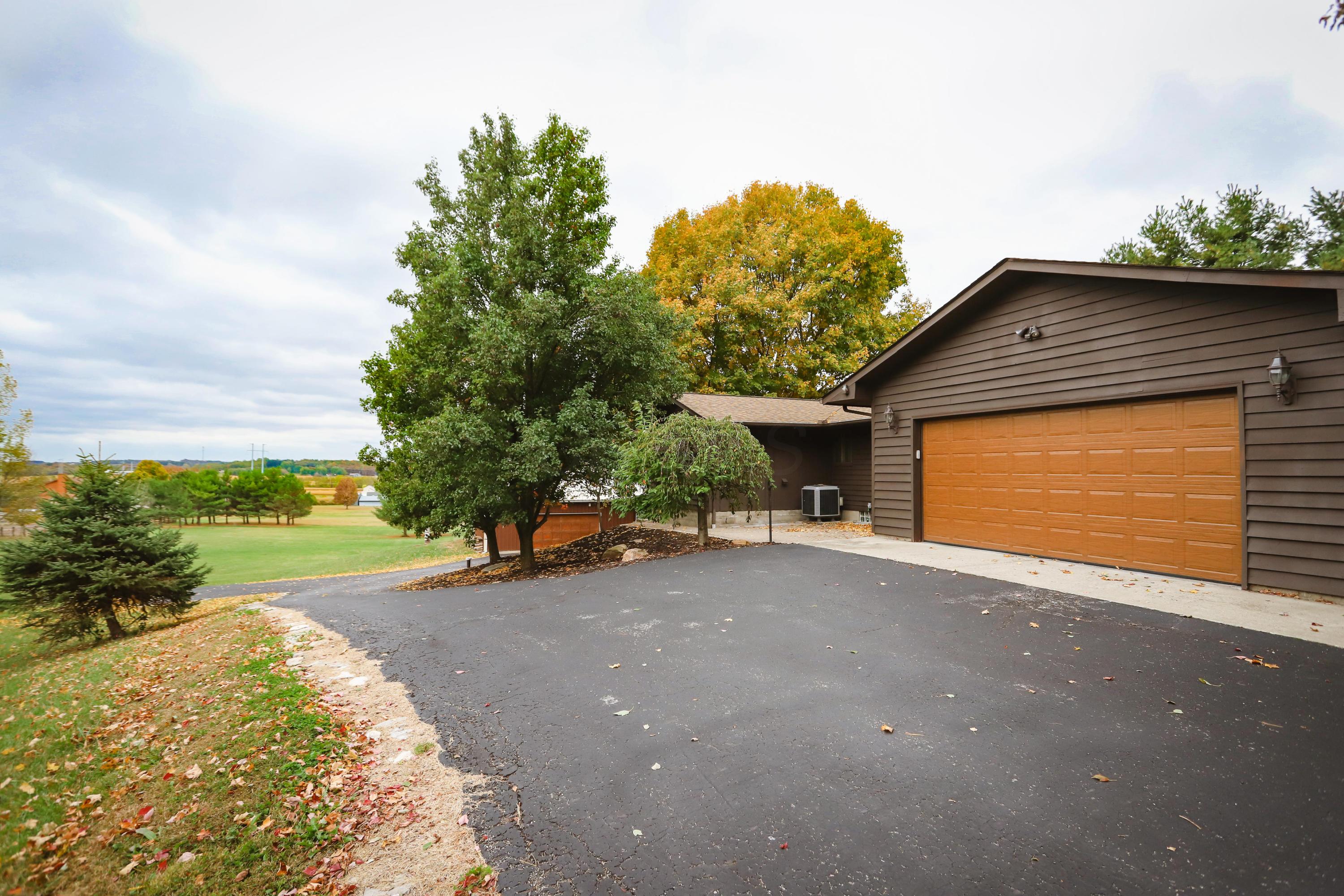 2480 Pickerington Road Carroll, OH 43112 - Photo 15 of 76
