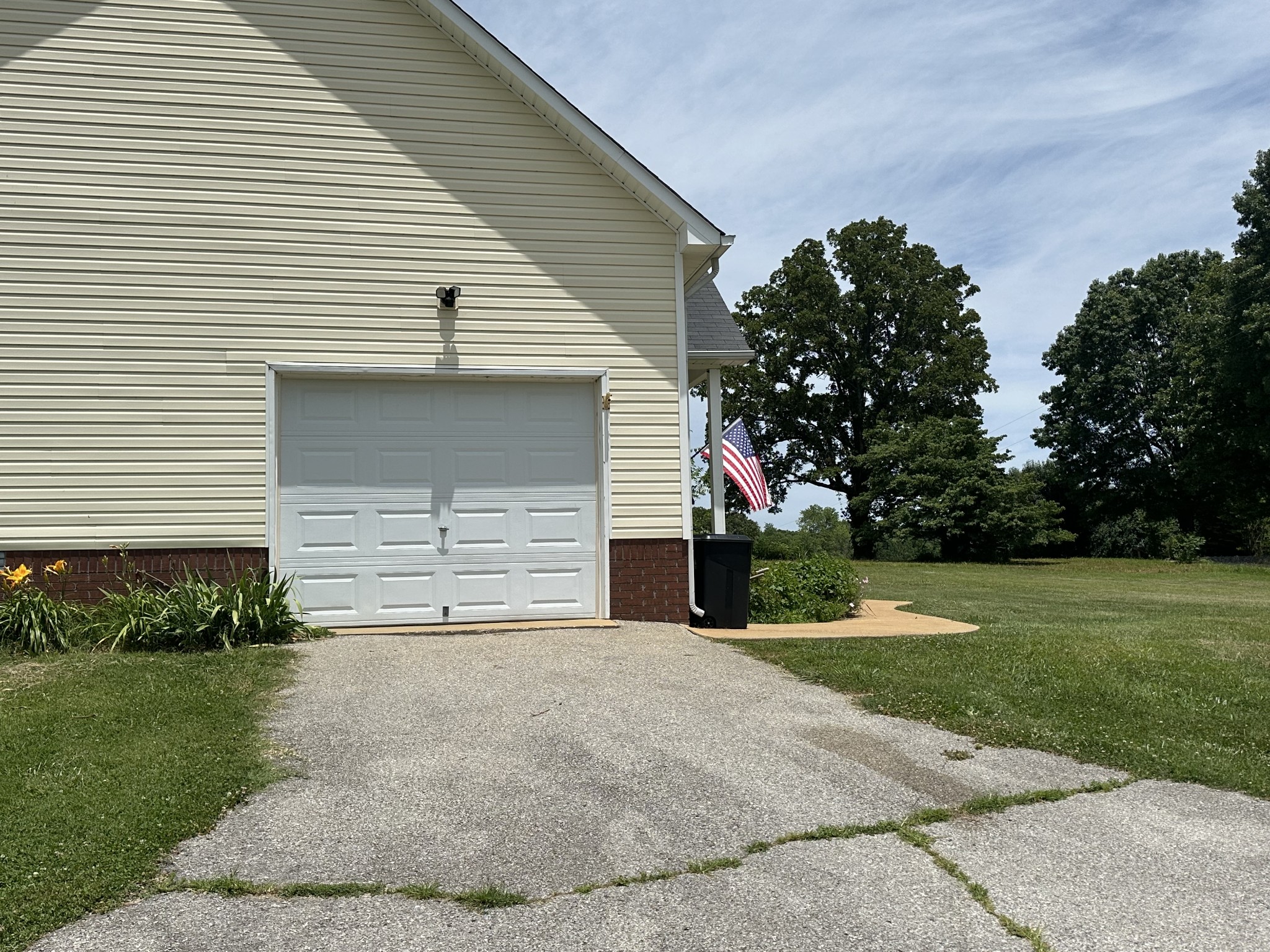 1318 Dugout Road Summertown, TN 38483 - Photo 12 of 41 Gallery Image 12