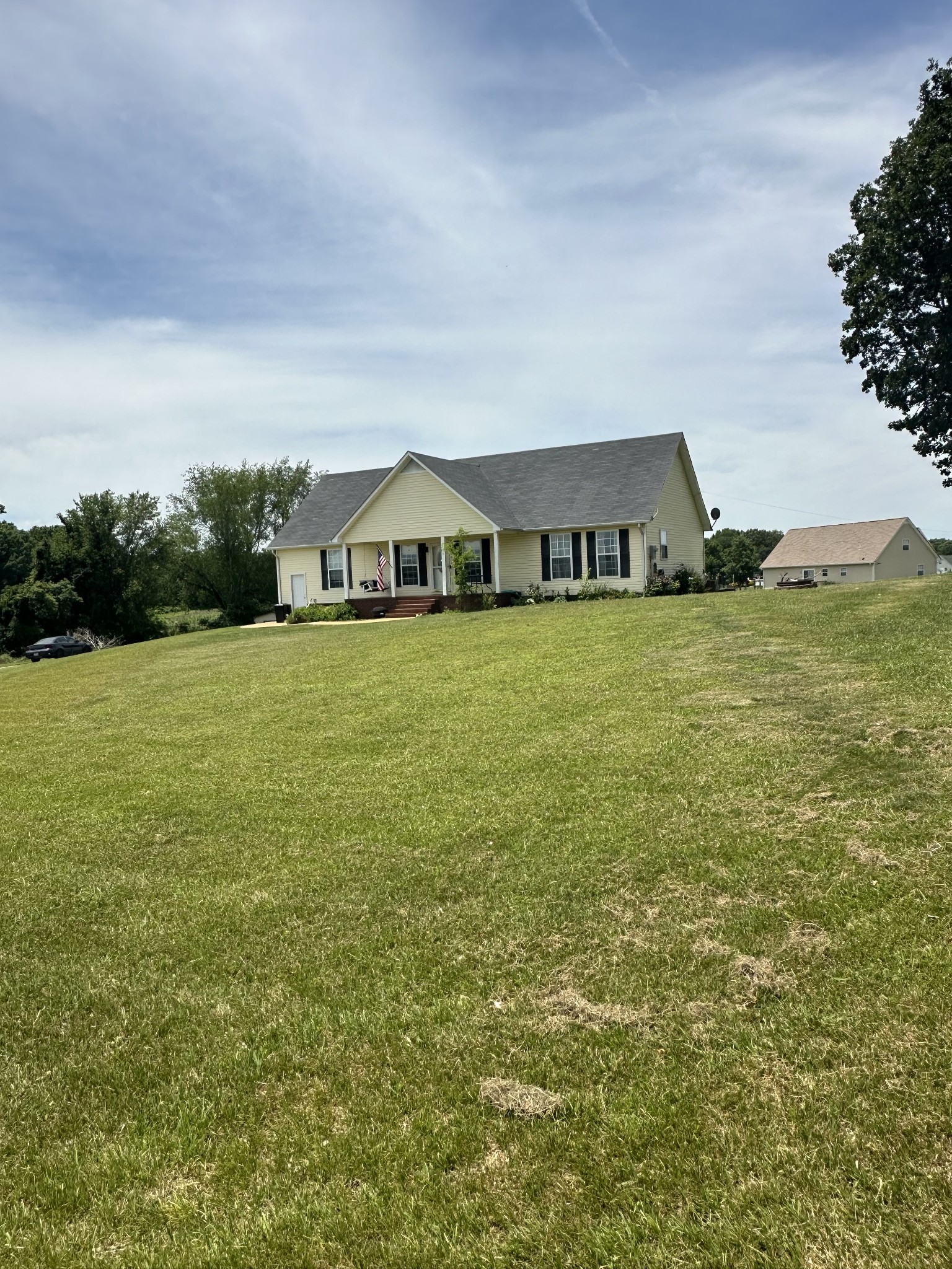 1318 Dugout Road Summertown, TN 38483 - Photo 2 of 41 Gallery Image 2