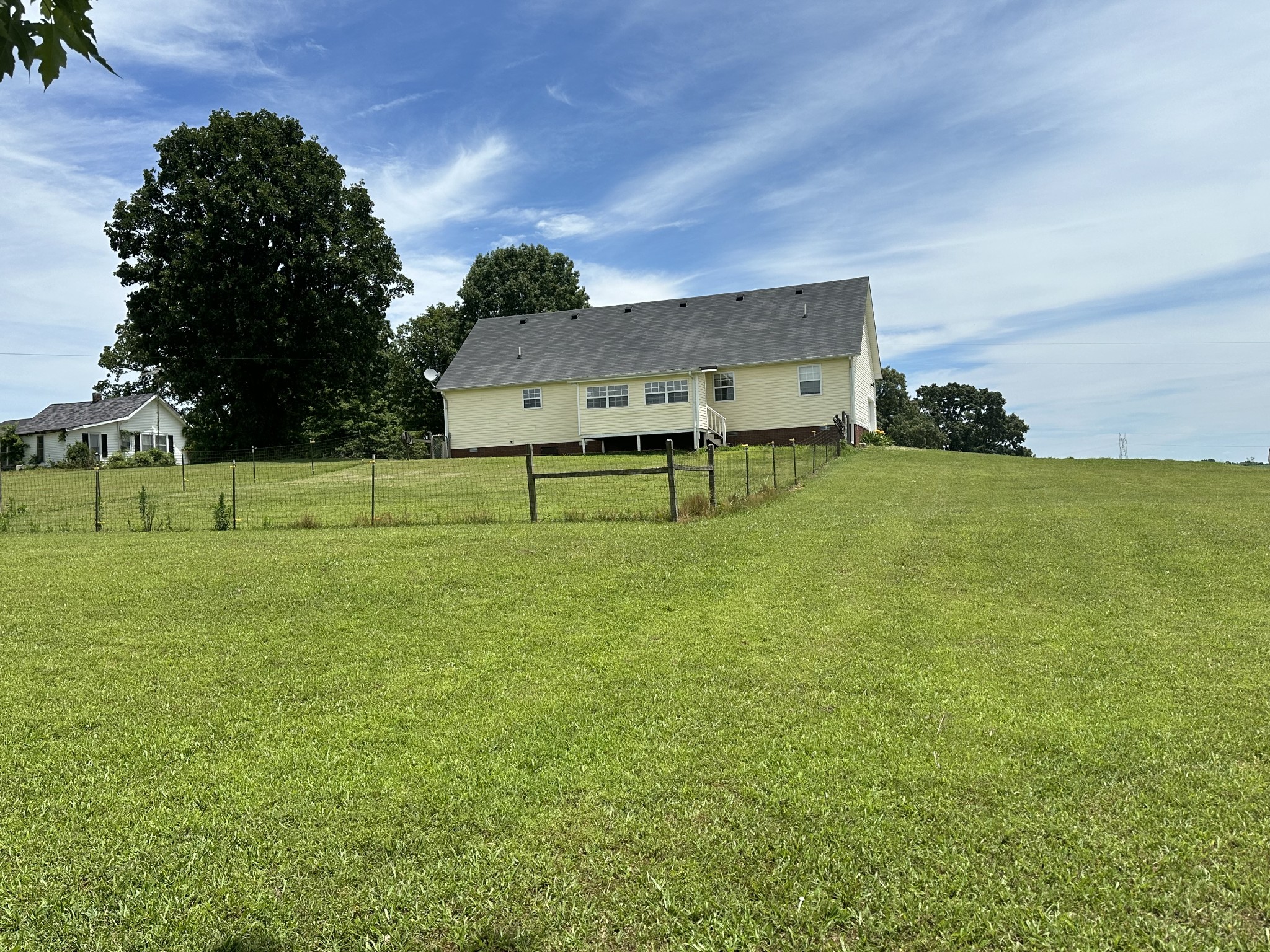 1318 Dugout Road Summertown, TN 38483 - Photo 4 of 41 Gallery Image 4