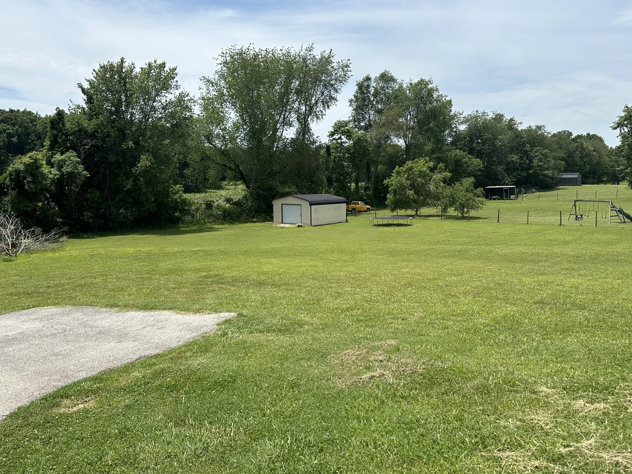 1318 Dugout Road Summertown, TN 38483 - Photo 6 of 41 Gallery Image 6