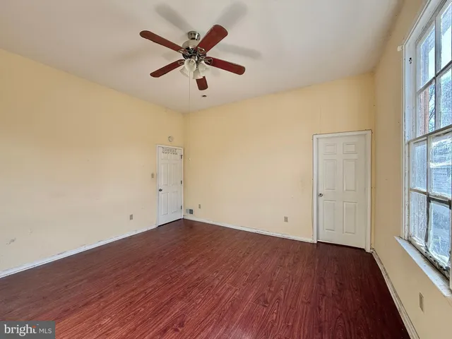 $69,900 | 187 7th Street, Salem, NJ 08079