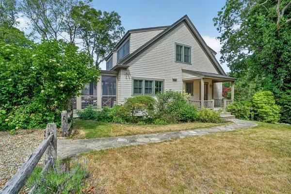 $1,770,000 | 37 Old Hedge Row, Vineyard Haven, MA 02568