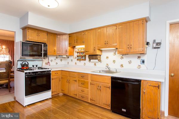 712 Stratford Road Warminster, PA 18974 - Photo 12 of 40 Look at all the space!