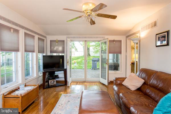 712 Stratford Road Warminster, PA 18974 - Photo 19 of 40 Gallery Image 19