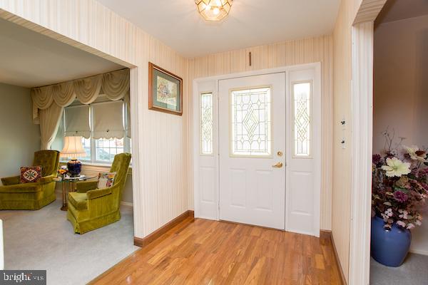 712 Stratford Road Warminster, PA 18974 - Photo 5 of 40 Wood Flooring