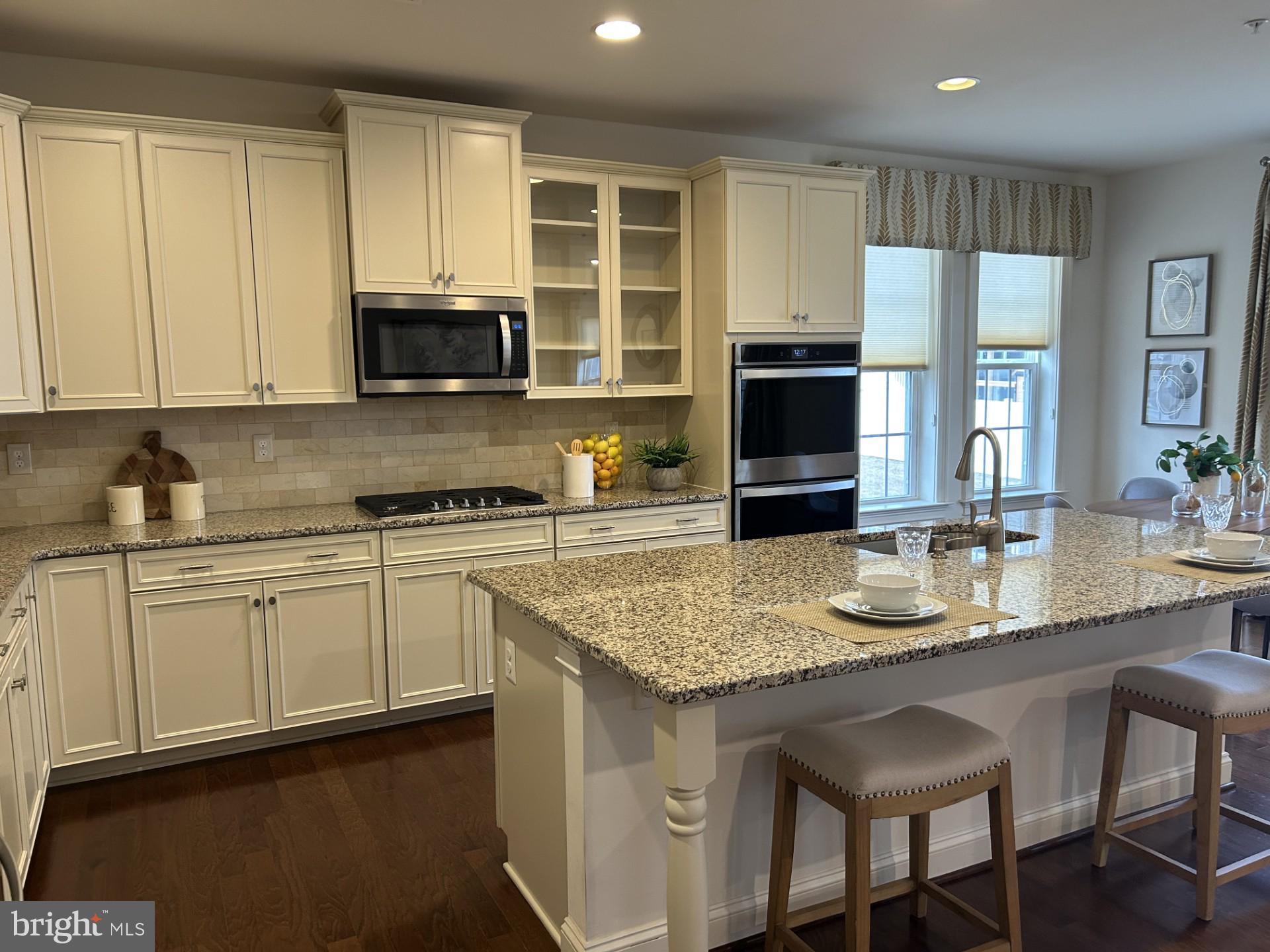 Gourmet kitchen