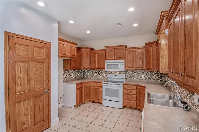 $269,900 | 185 Spring Avenue, Holts Summit, MO 65043