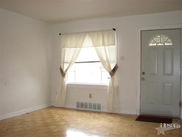 2040 Riedmiller Avenue Fort Wayne, IN 46802 - Photo 3 of 12 Gallery Image 3