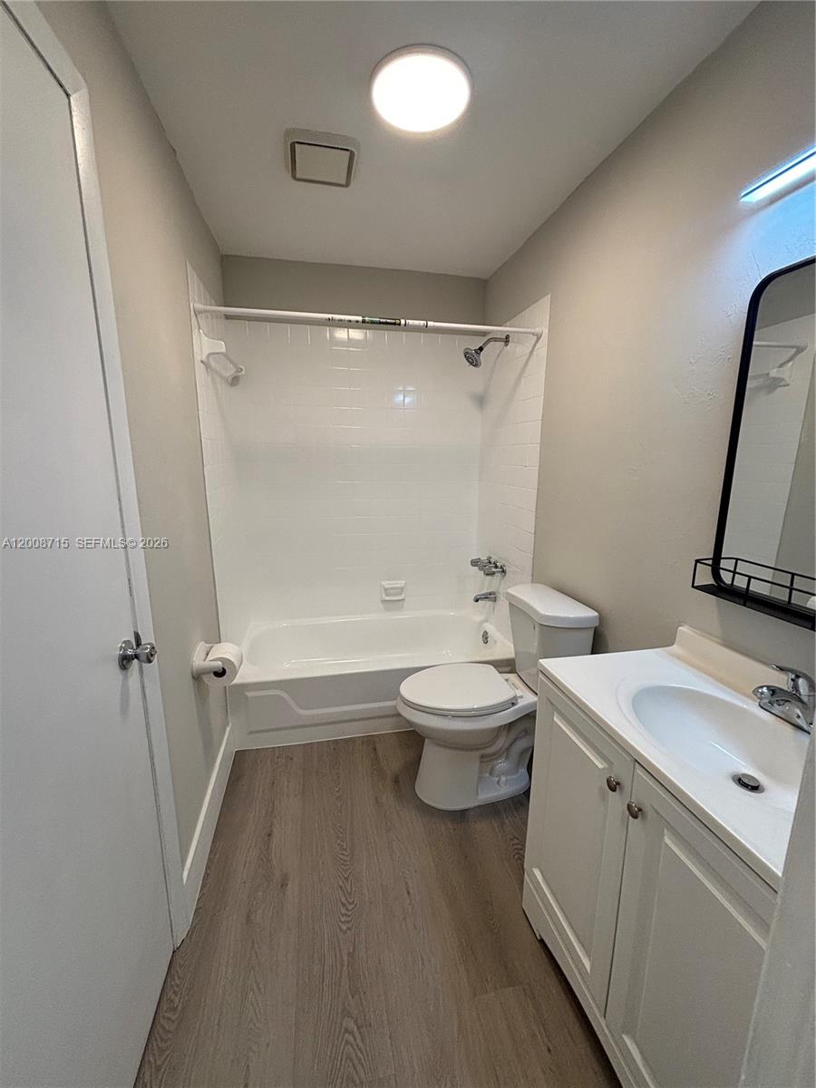 1011 Southwest 8th Street, Unit D Hallandale Beach, FL 33009 - Photo 15 of 17