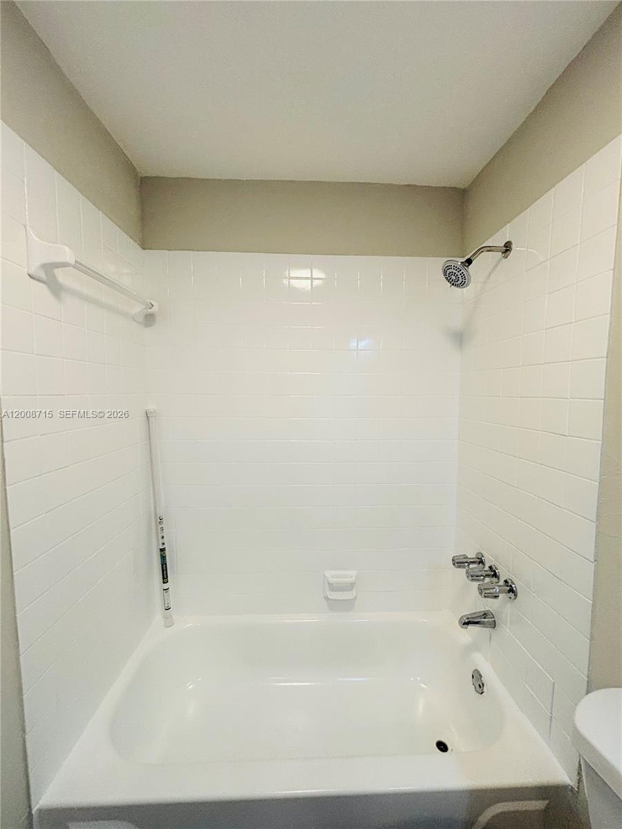 1011 Southwest 8th Street, Unit D Hallandale Beach, FL 33009 - Photo 6 of 17