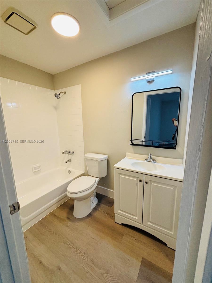 1011 Southwest 8th Street, Unit D Hallandale Beach, FL 33009 - Photo 7 of 17
